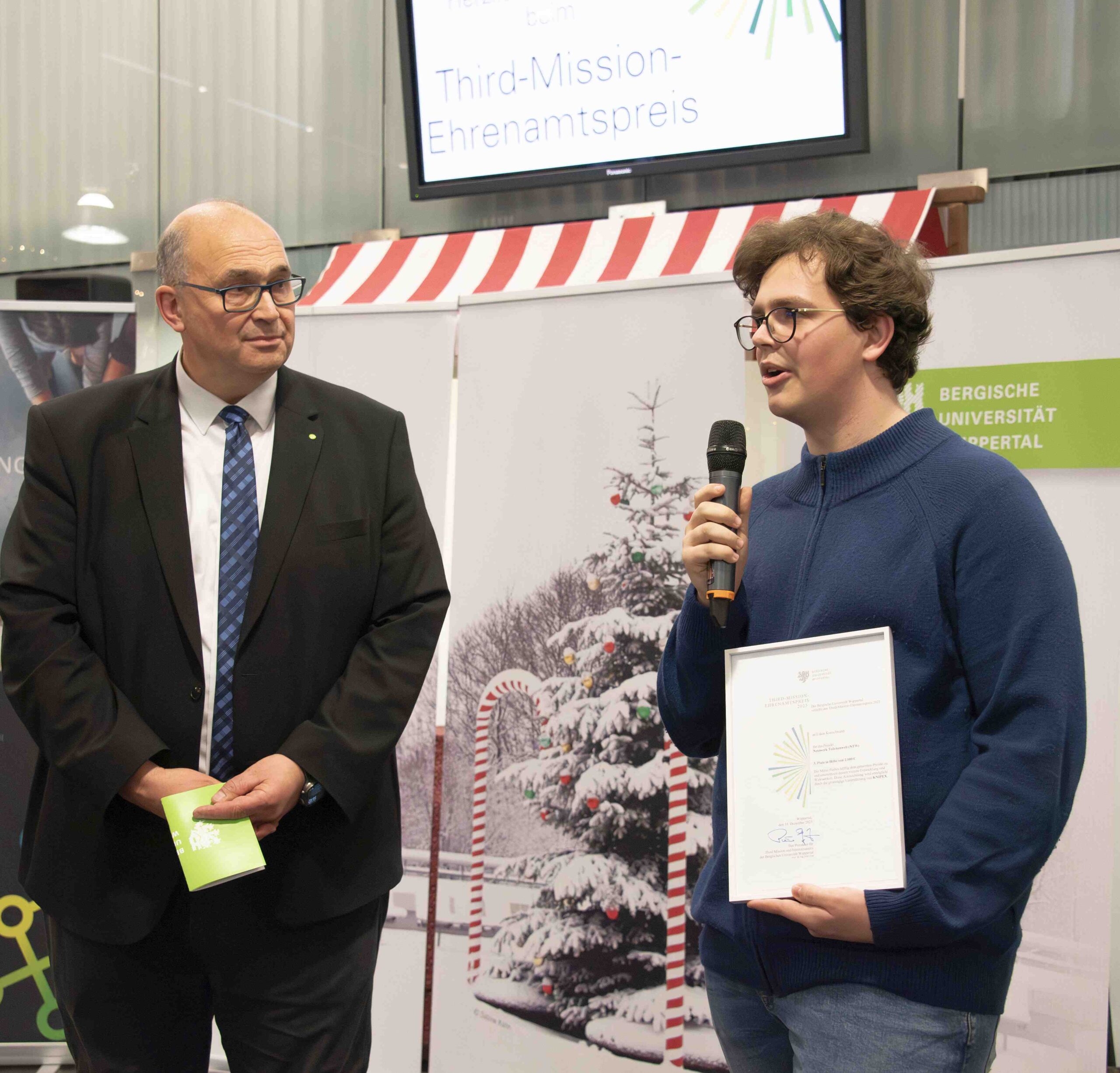 Zwei Preise für ehrenamtliches Engagement: Wie Lukas die Teilchenwelt mitgestaltet